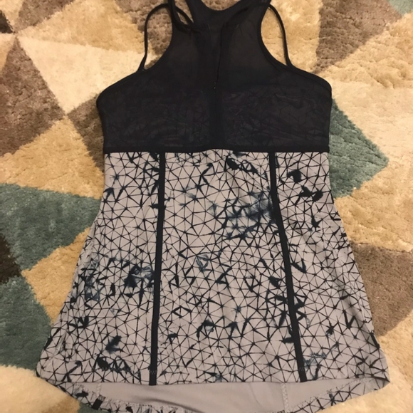 Lululemon top